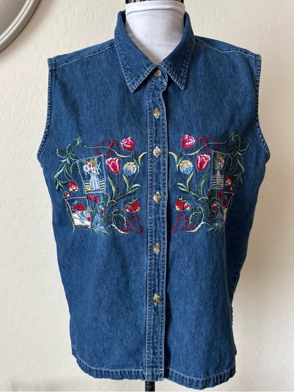 Vintage Lauren Brooke 100% Cotton Top Floral Embroidered Scene Blue Denim Vest